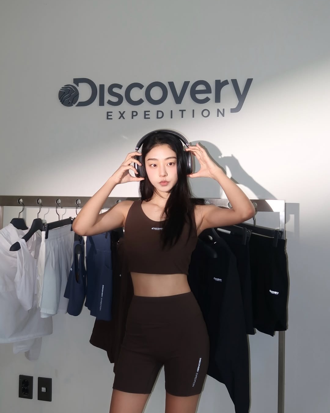 닝닝, 디스커버리와 함께한 도심 속 액티브 웰니스 — Look 7