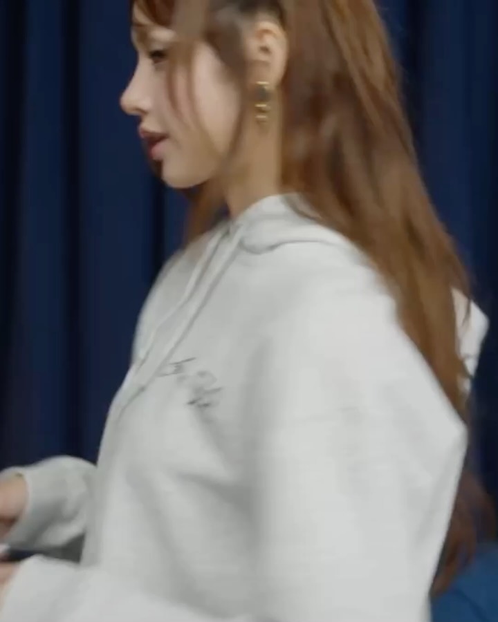 리사와 플레이스테이션의 두 번째 만남 — lisa, Look 2