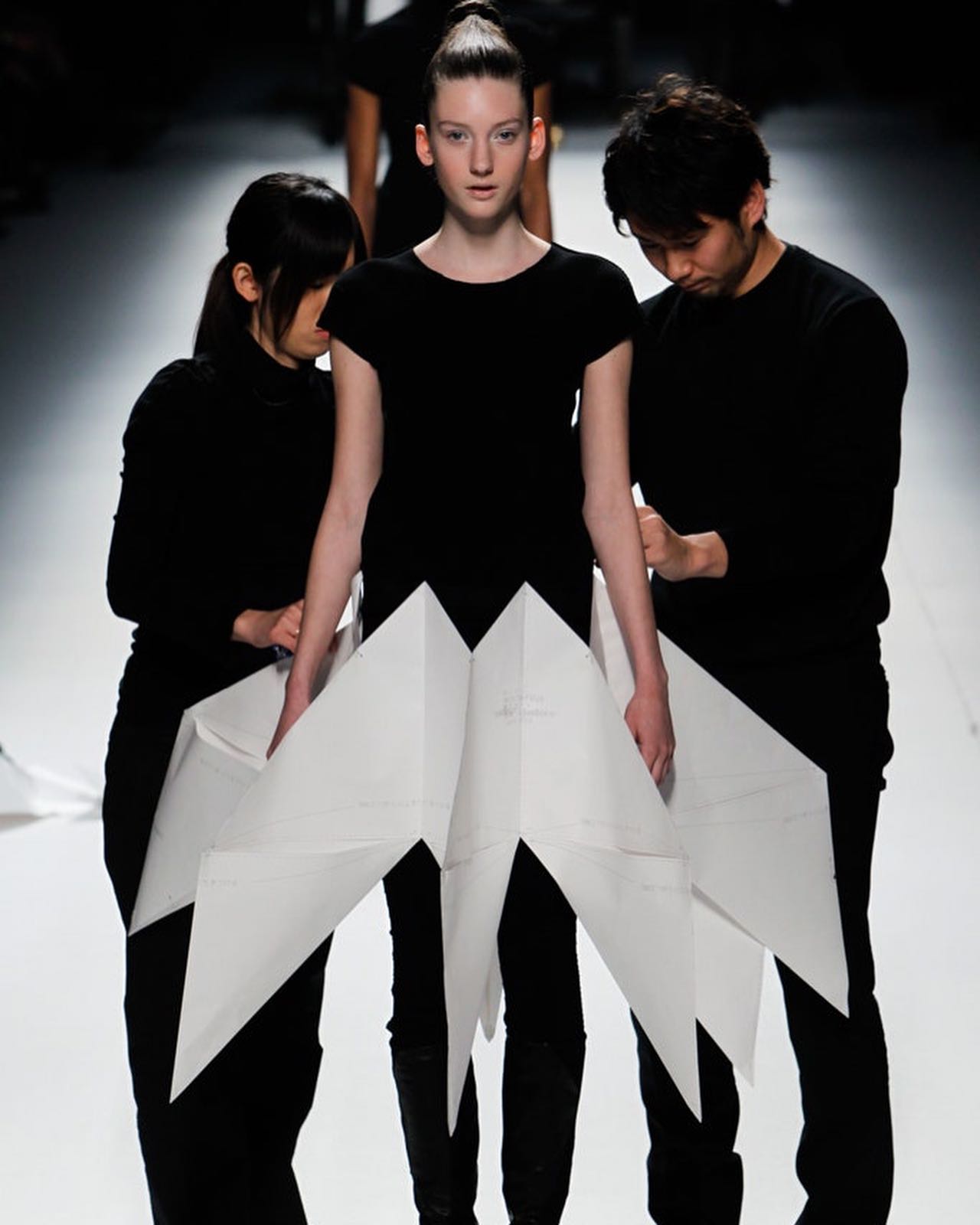 이세이 미야케 2011 F/W, 오리가미 테크놀로지의 정수 — Cover