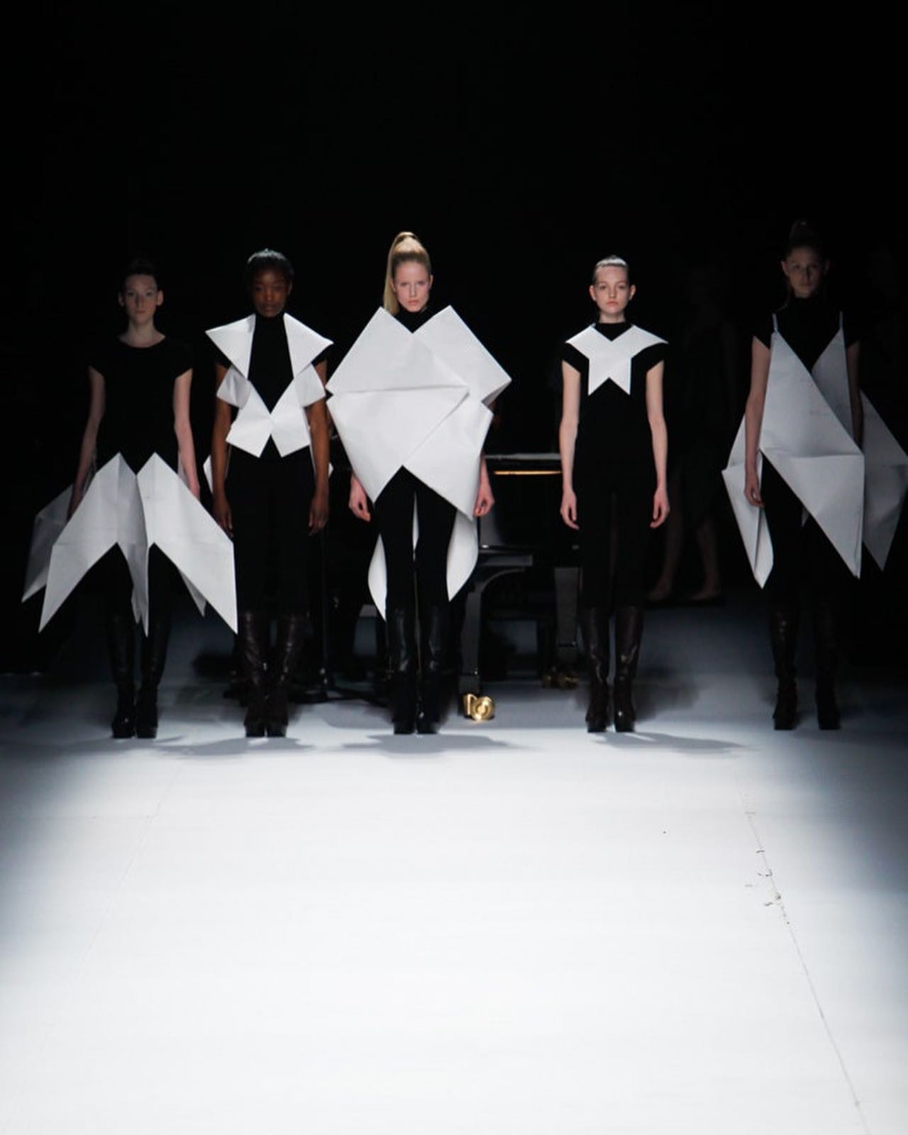 이세이 미야케 2011 F/W, 오리가미 테크놀로지의 정수 — Look 4