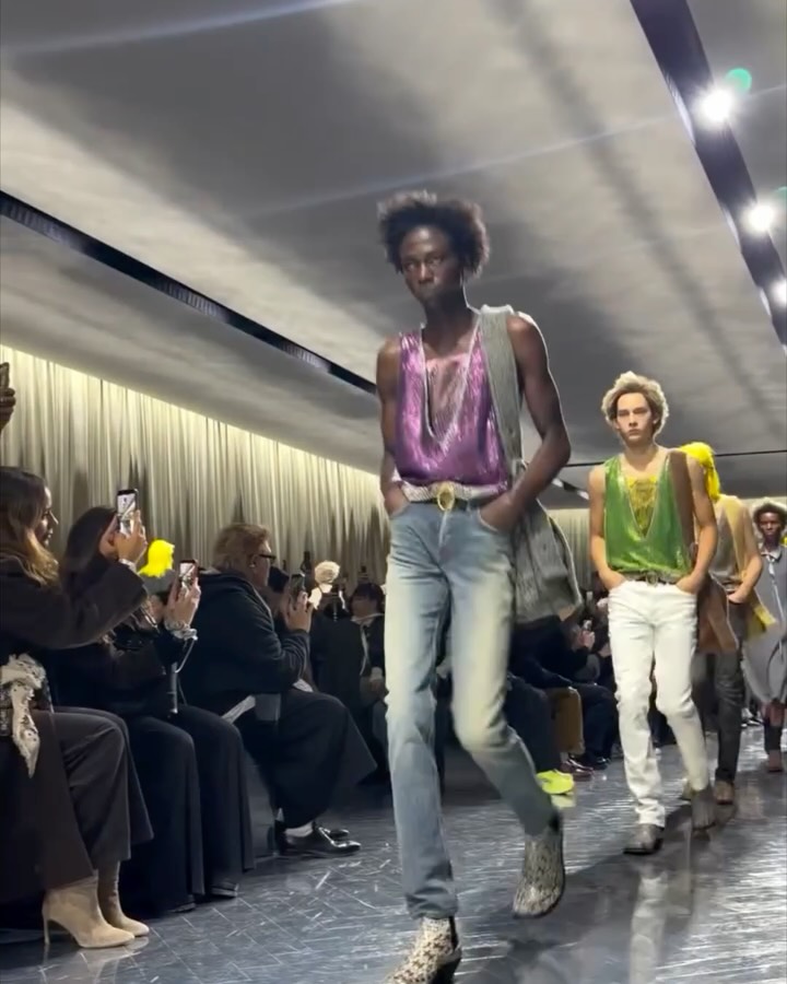 조나단 앤더슨, 디올에서 클래식을 뒤흔들다 — Look 2