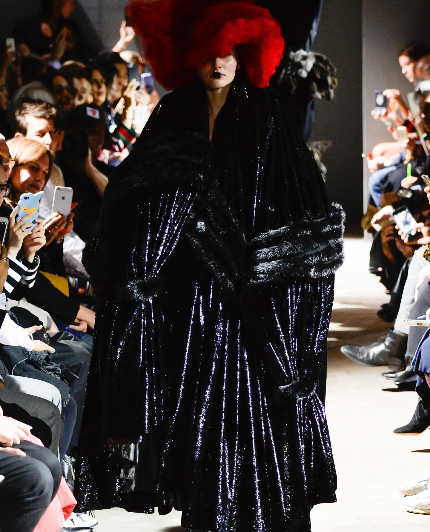 레이 카와쿠보, 2016년 이미 현재를 예견했다 — Look 6