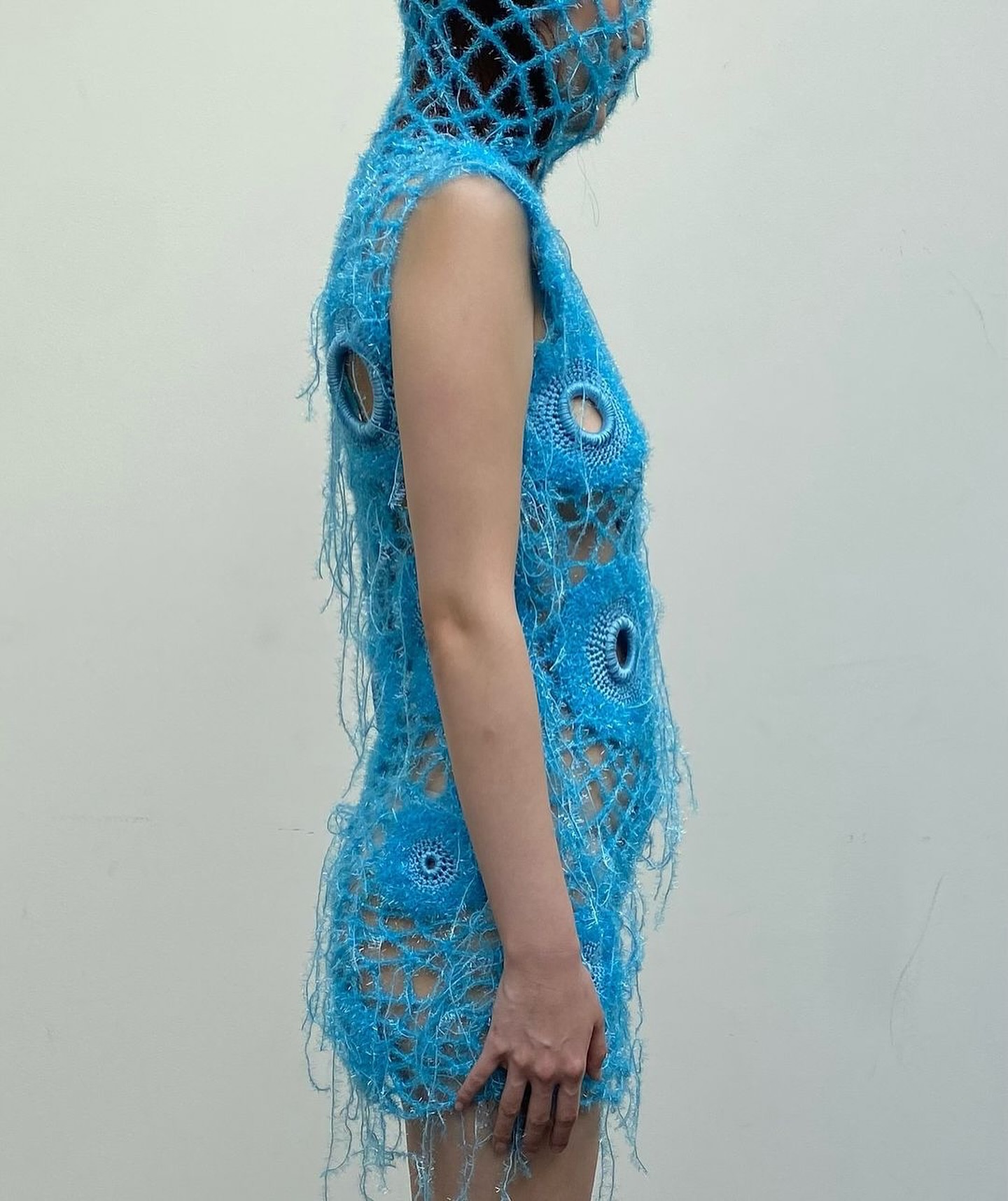 크로셰 드레스와 나무 모티프, 진니 송의 'Mother's Milk' 컬렉션 — Look 3