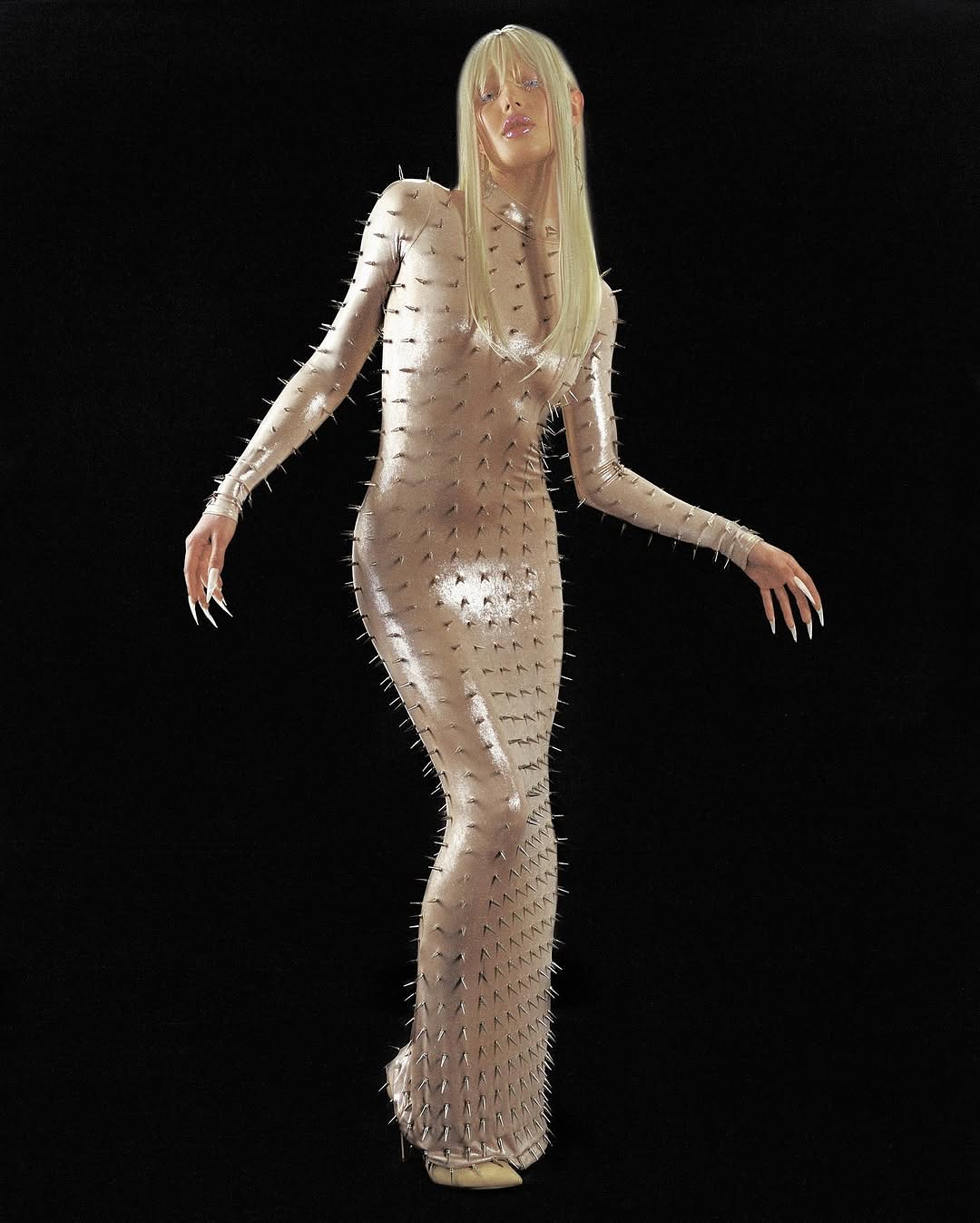 가시와 장미의 충돌, Cheshe Design의 대담한 컬렉션 — Look 6