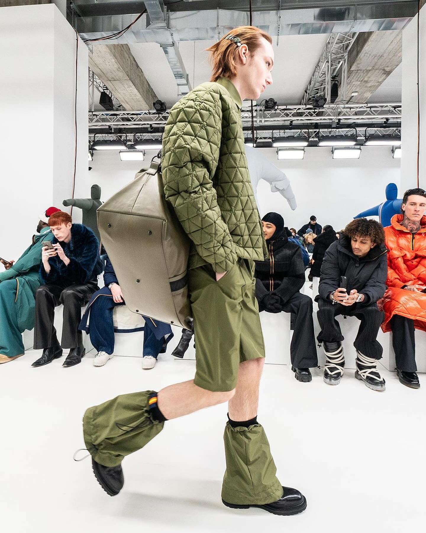 K-Way가 밀라노에서 보여준 스포티 럭셔리의 새로운 해석 — Look 3