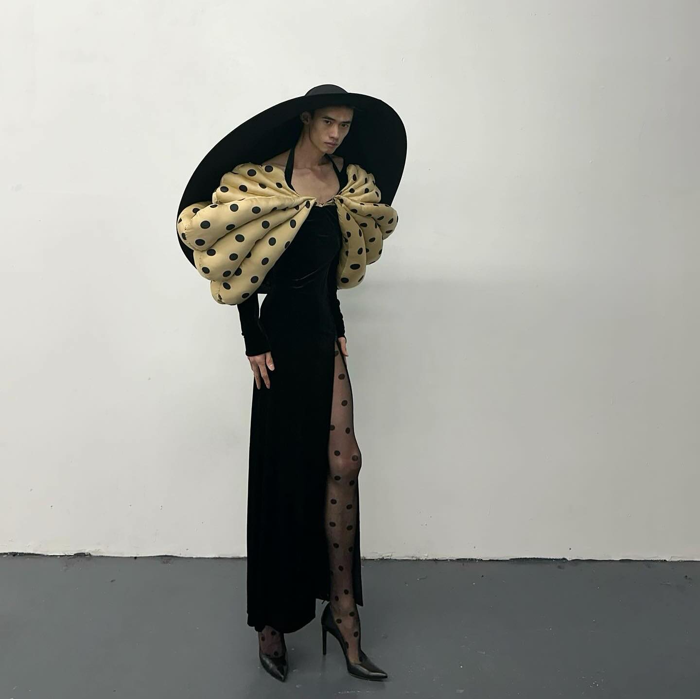 배드빈치통통, 오버사이즈 헤리티지를 새로운 실루엣으로 — Look 2