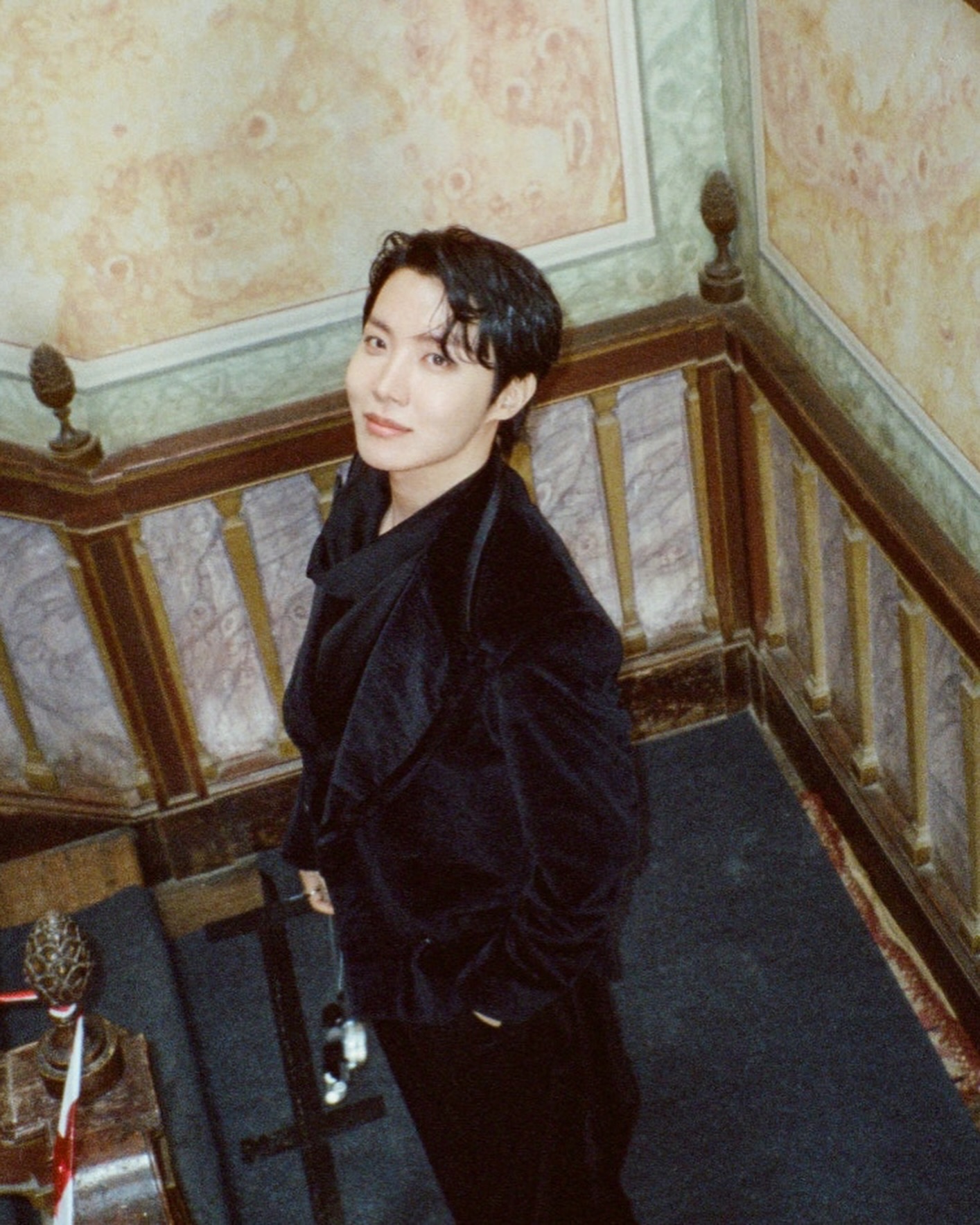BTS, 'NORMAL' 뮤직비디오 비하인드 필름 컷 공개 — Look 9