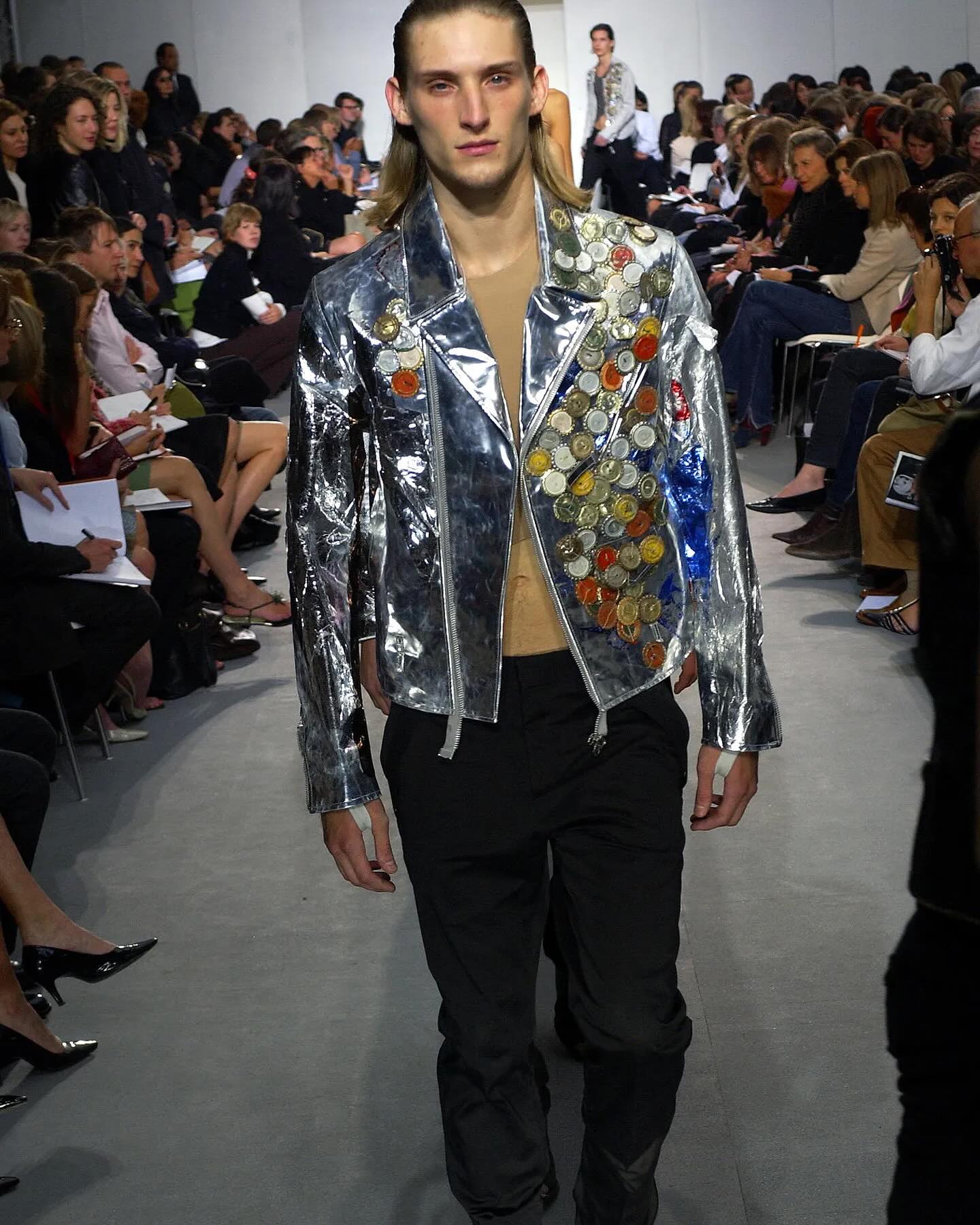 헬무트 랑 SS04 아카이브 재킷, 업사이클링의 선구자 — Look 3
