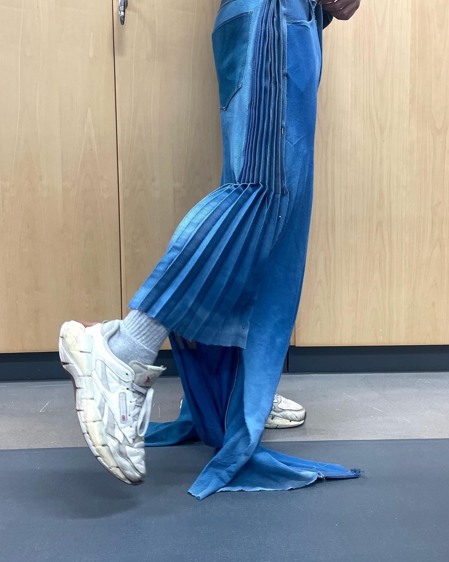 종이실로 짠 주름, 휴고 에레의 'Paperfolds' 컬렉션 — Look 8