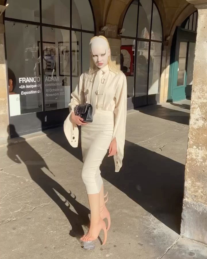 인간과 외계의 경계, Matières Fécales의 디스토피아 부츠 — Look 2