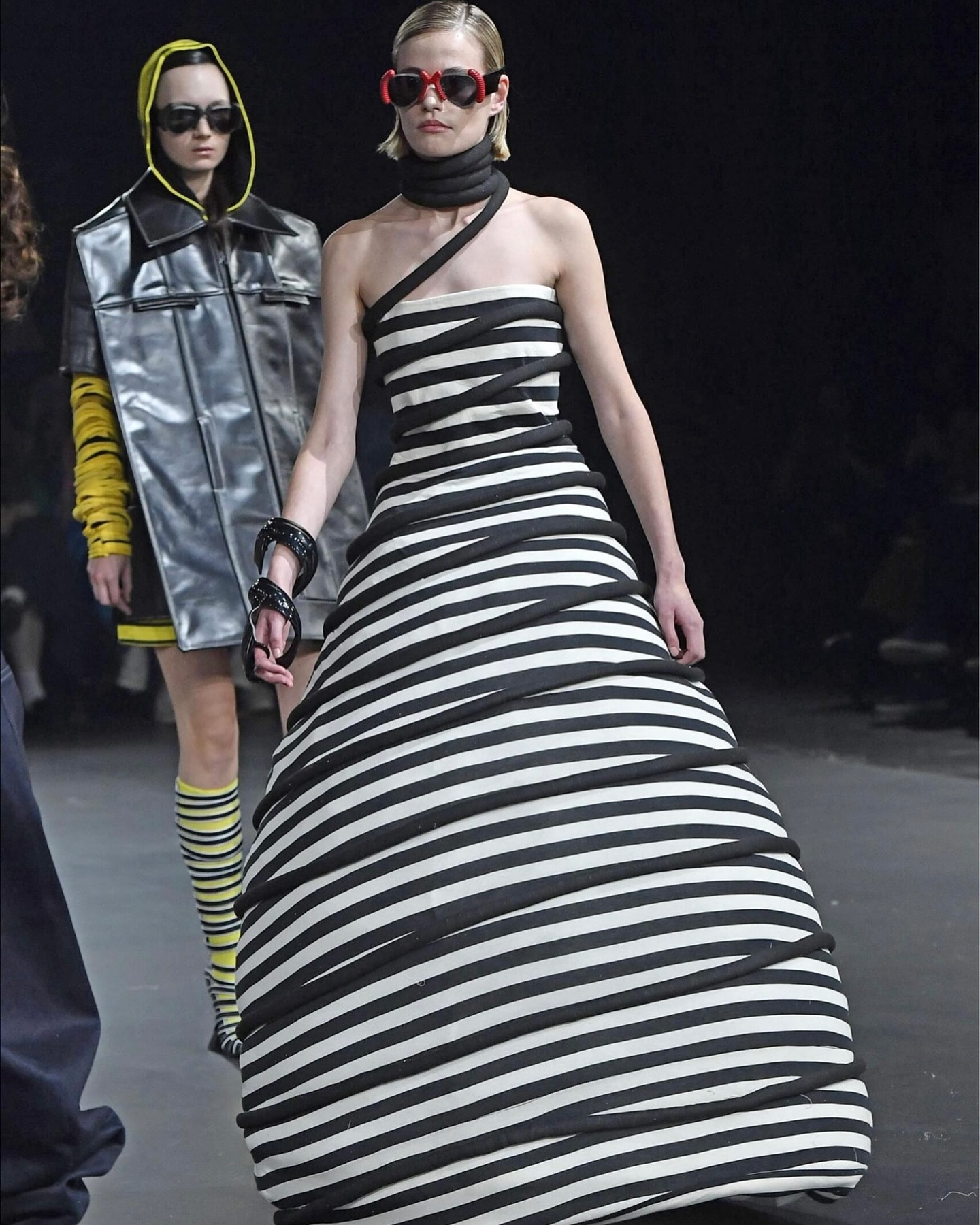 앤트워프 패션 MA 졸업생 포미 디에릭의 'WILD HORSES RUN FREE' 컬렉션 — Look 3