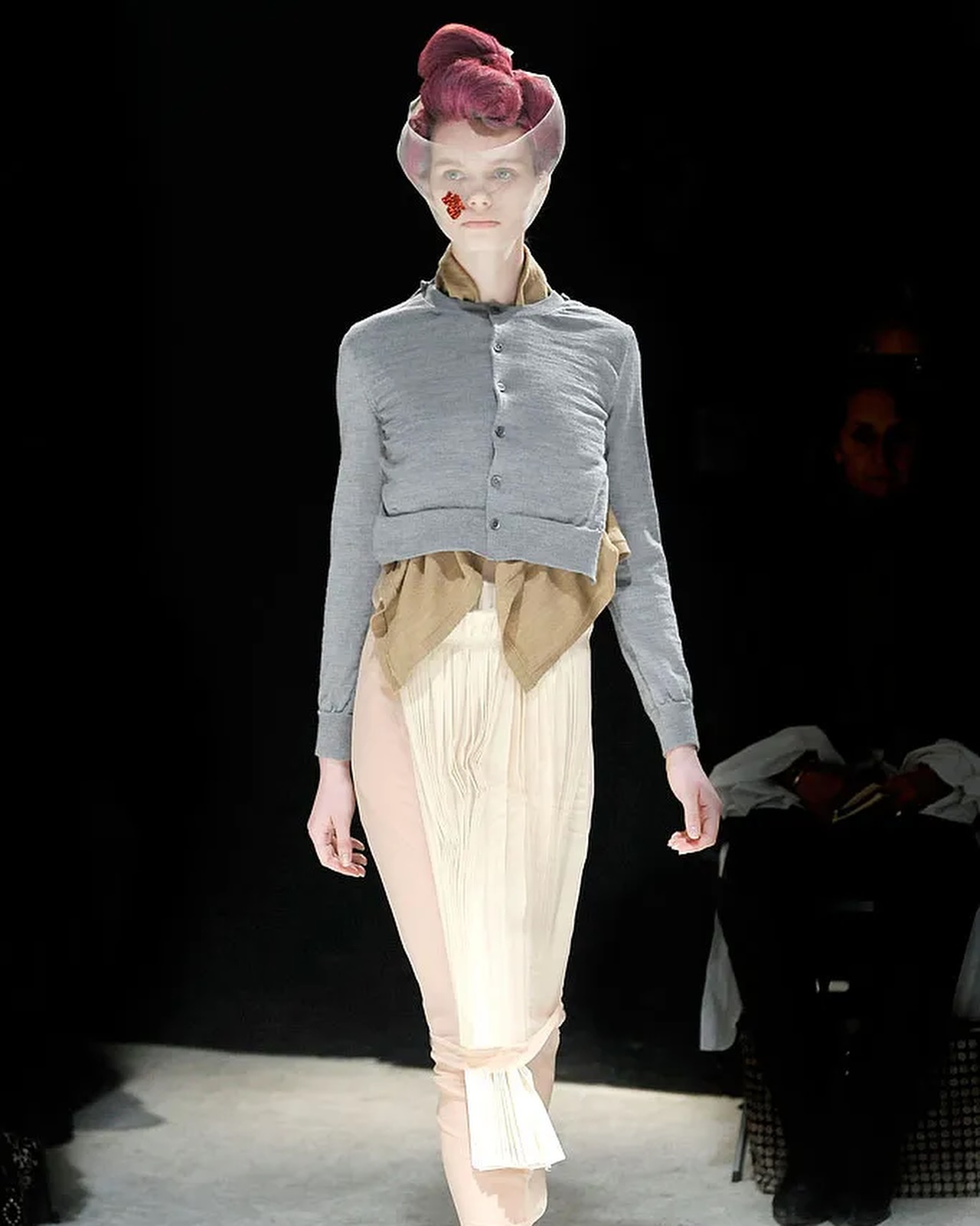 레이 카와쿠보의 2009 F/W '원더랜드', 불안의 시대를 담은 아방가르드 — Look 8