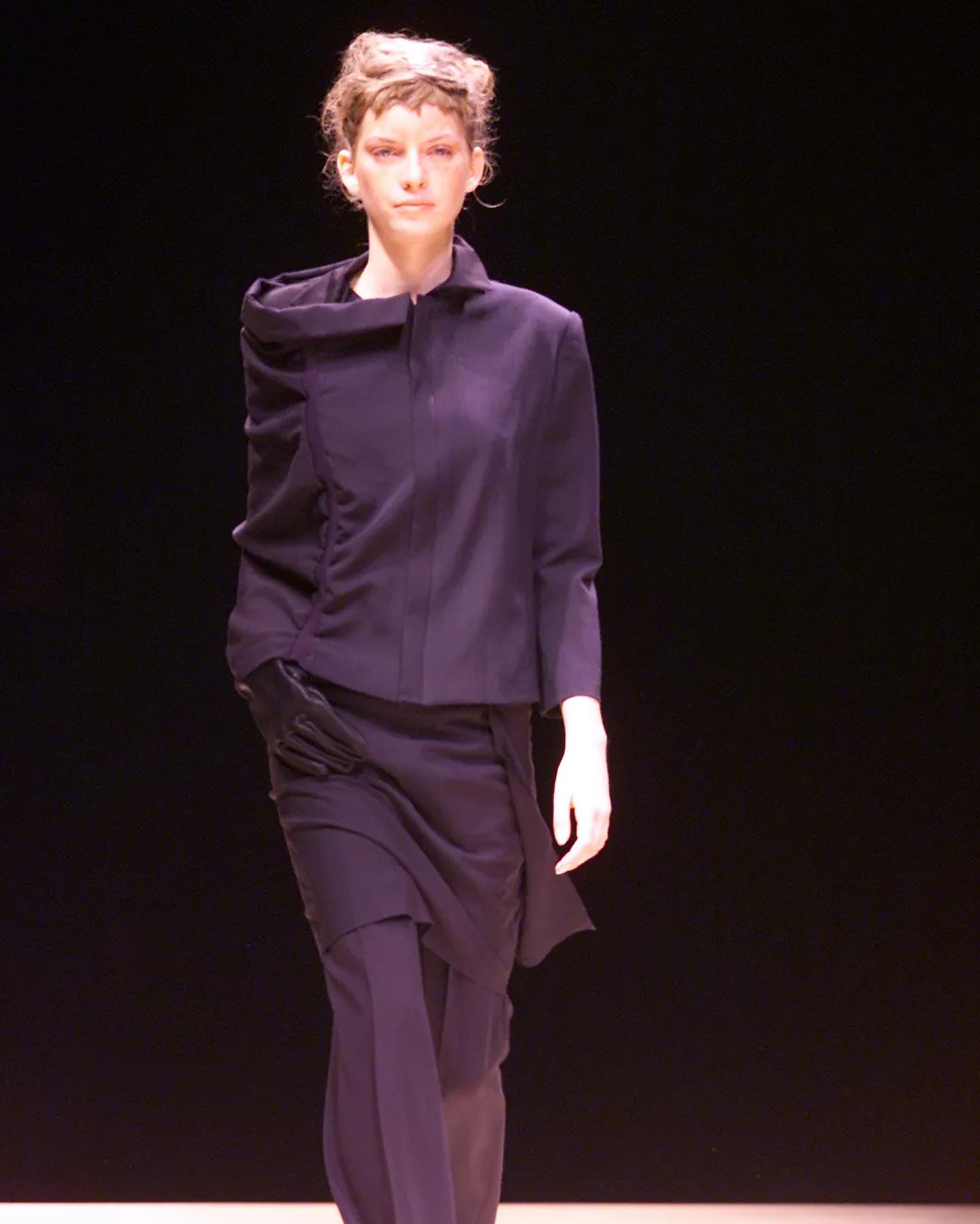 요지 야마모토와 아디다스, 2001년 컬렉션에서 완성된 절제된 협업 — Look 3