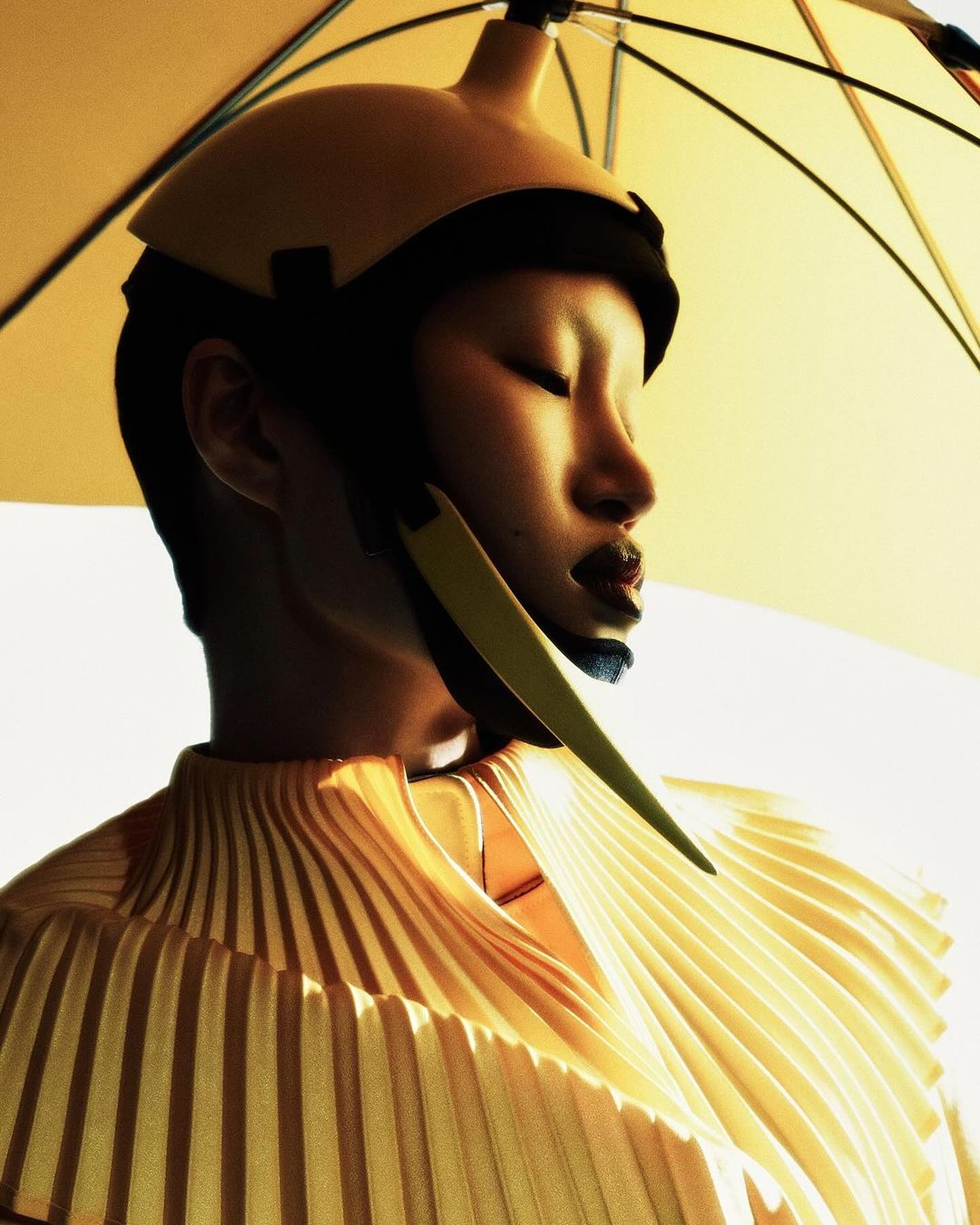 로버트 운, 침술에서 영감받은 2023 쿠튀르 컬렉션 공개 — Look 2