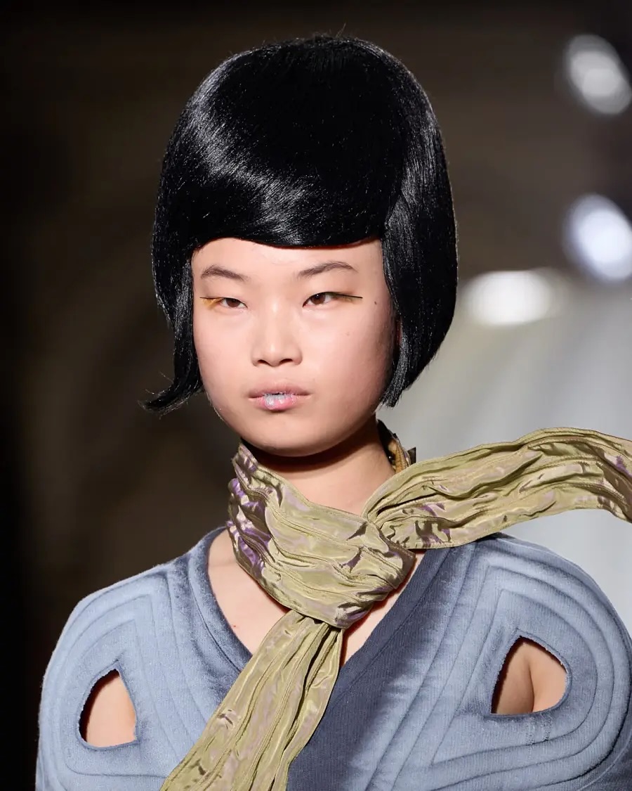 키코 코스타디노프, 기능성과 미래주의를 엮다 — Look 2