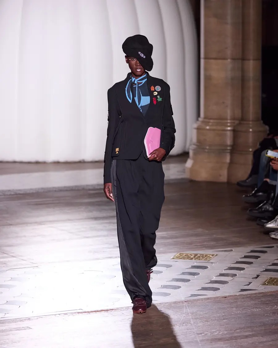 키코 코스타디노프, 기능성과 미래주의를 엮다 — Look 6
