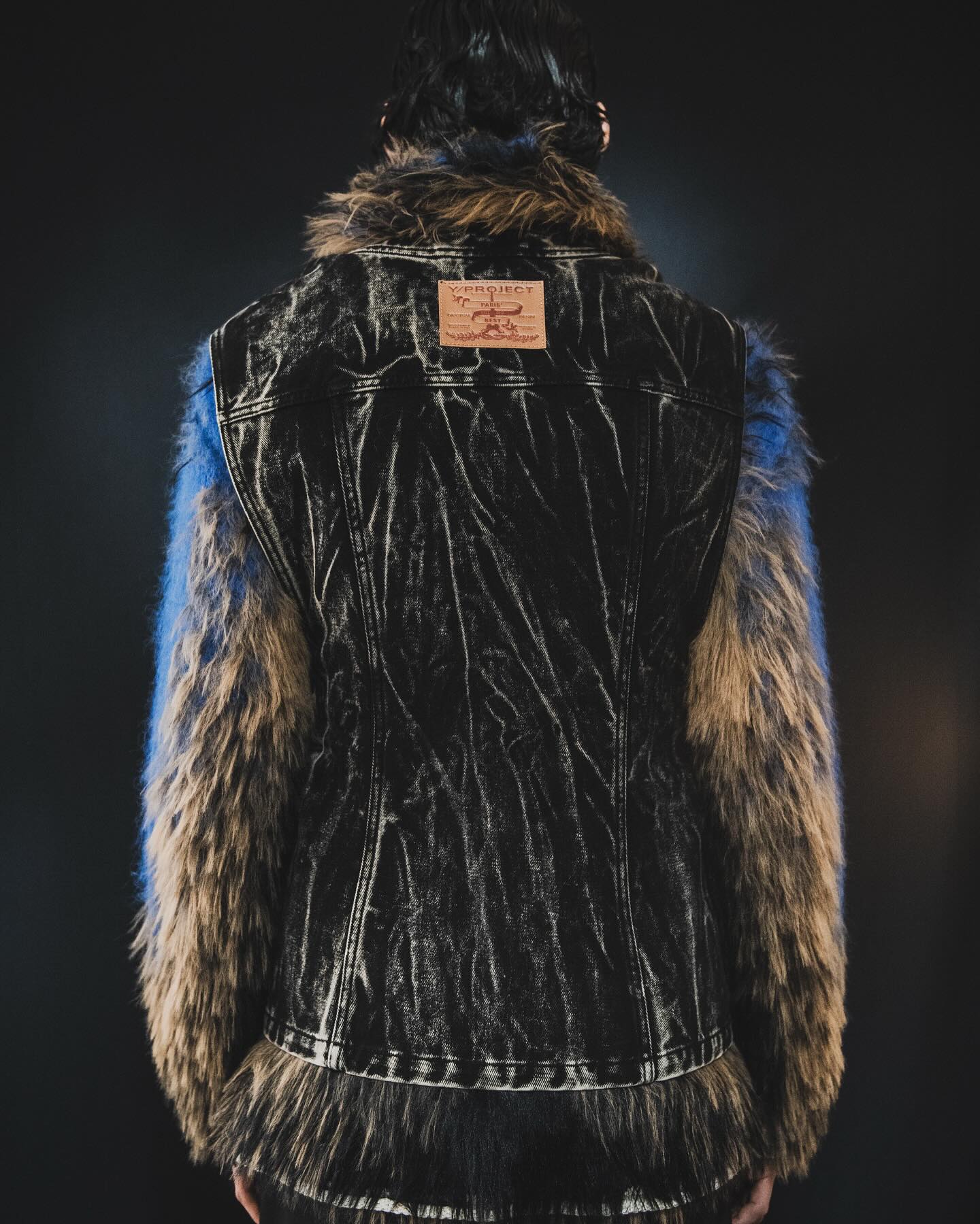 글렌 마르텐스의 Y/Project FW24, 해체주의 미학의 백스테이지 — Look 5