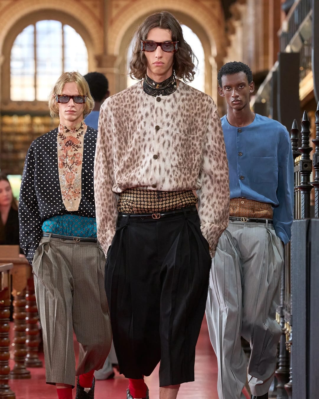 발렌티노가 도서관에서 꺼낸 안티라이브러리 — valentino, Look 6