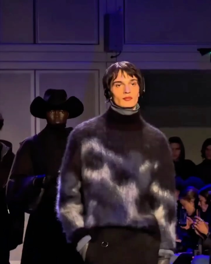 파리 패션위크 2026 FW 남성복 첫날, 소재와 구조로 말하다 — Look 7