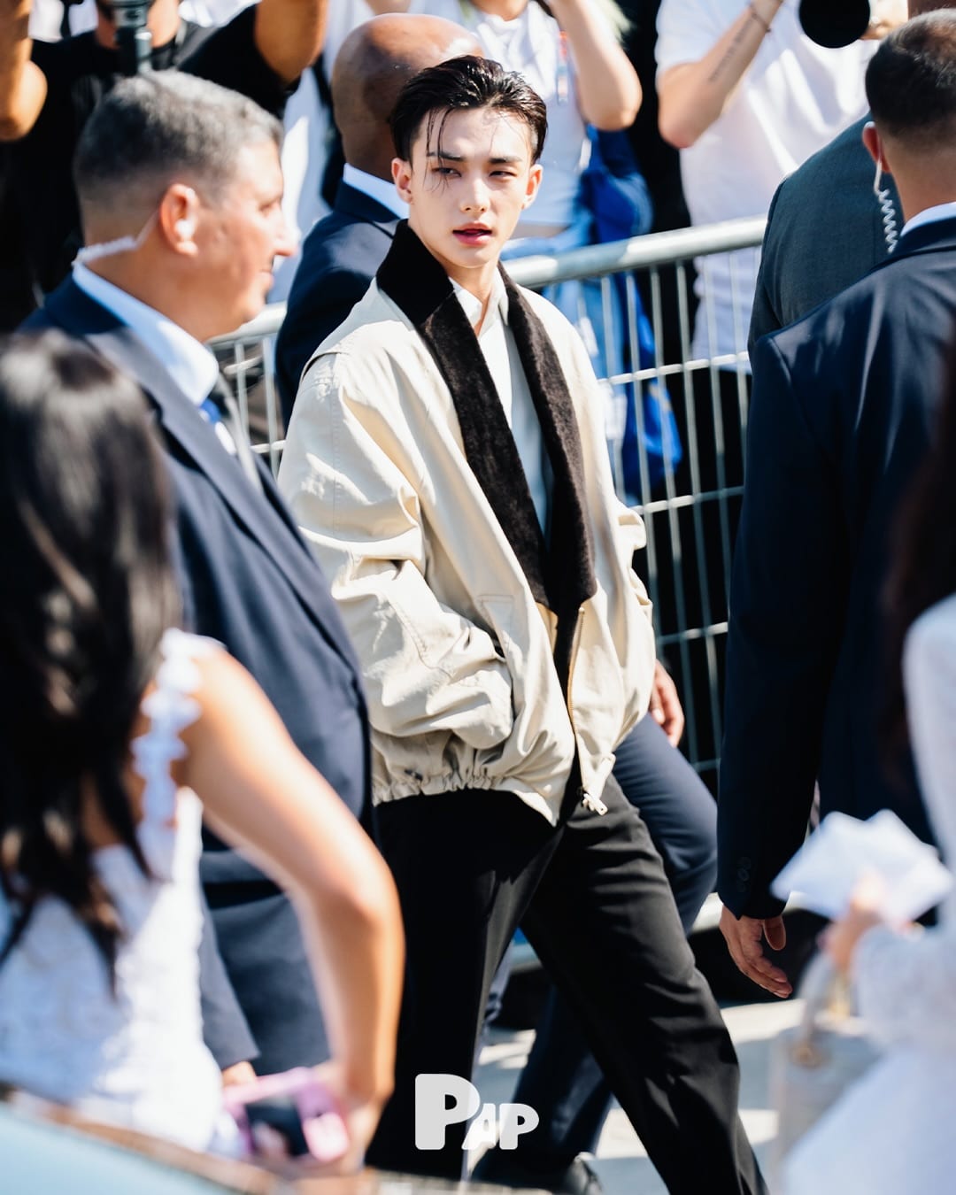 디올의 보석함을 오픈합니다 — dior, Look 3