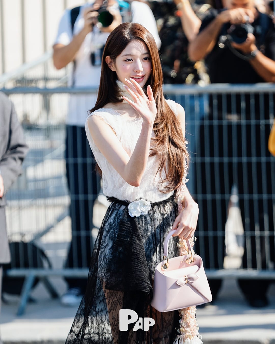 디올의 보석함을 오픈합니다 — dior, Look 8