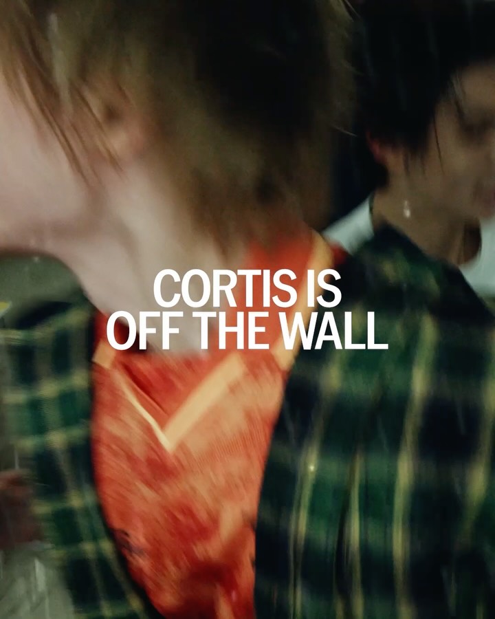 반스, 코르티스와 함께한 어센틱 'Off The Wall' 캠페인 공개 — Cover