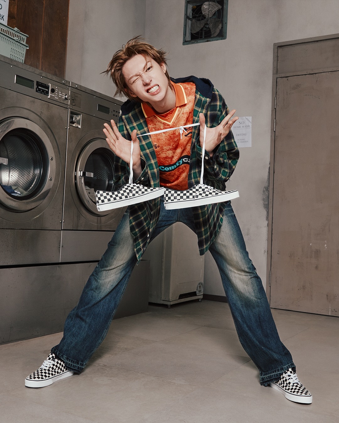 반스, 코르티스와 함께한 어센틱 'Off The Wall' 캠페인 공개 — Look 5