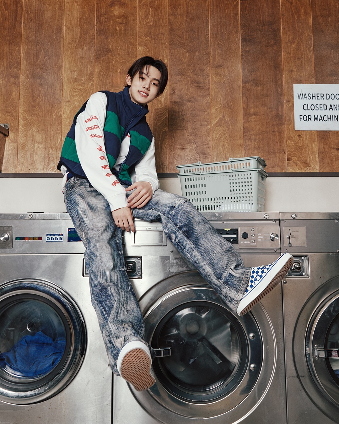 반스, 코르티스와 함께한 어센틱 'Off The Wall' 캠페인 공개 — Look 6