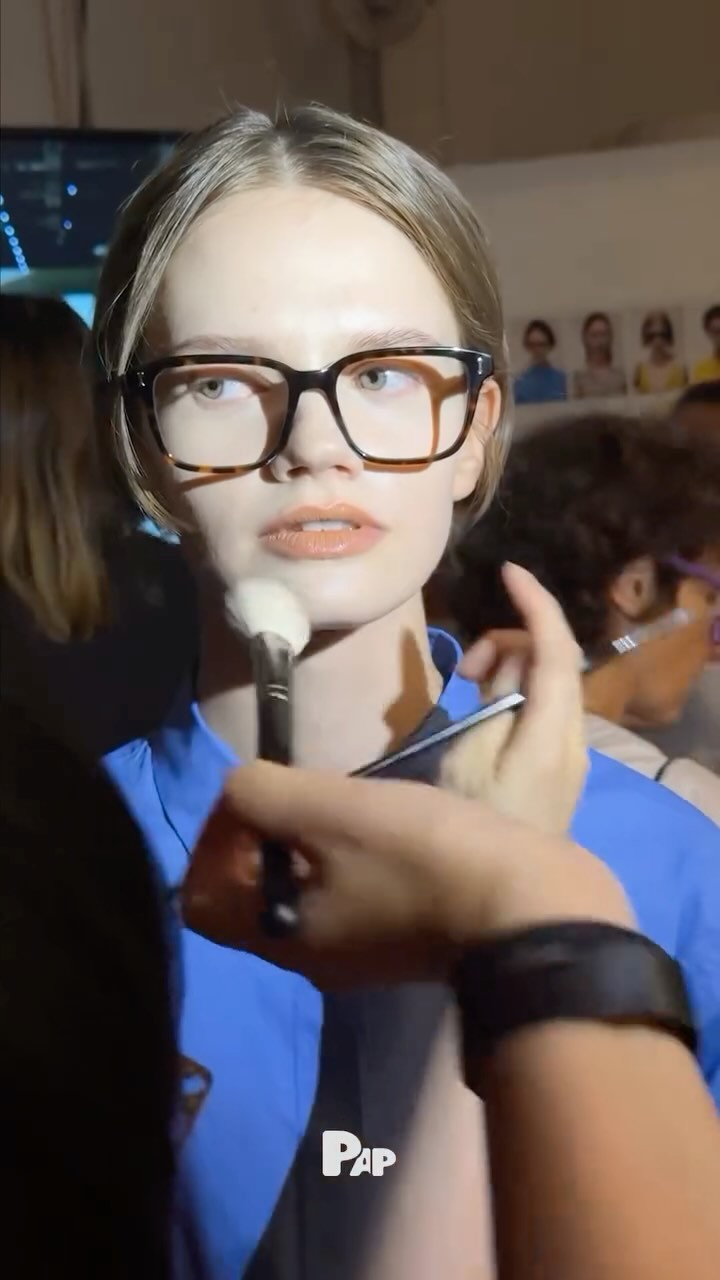 아이스버그 SS25, 스타킹은 페인팅이었다 — Cover