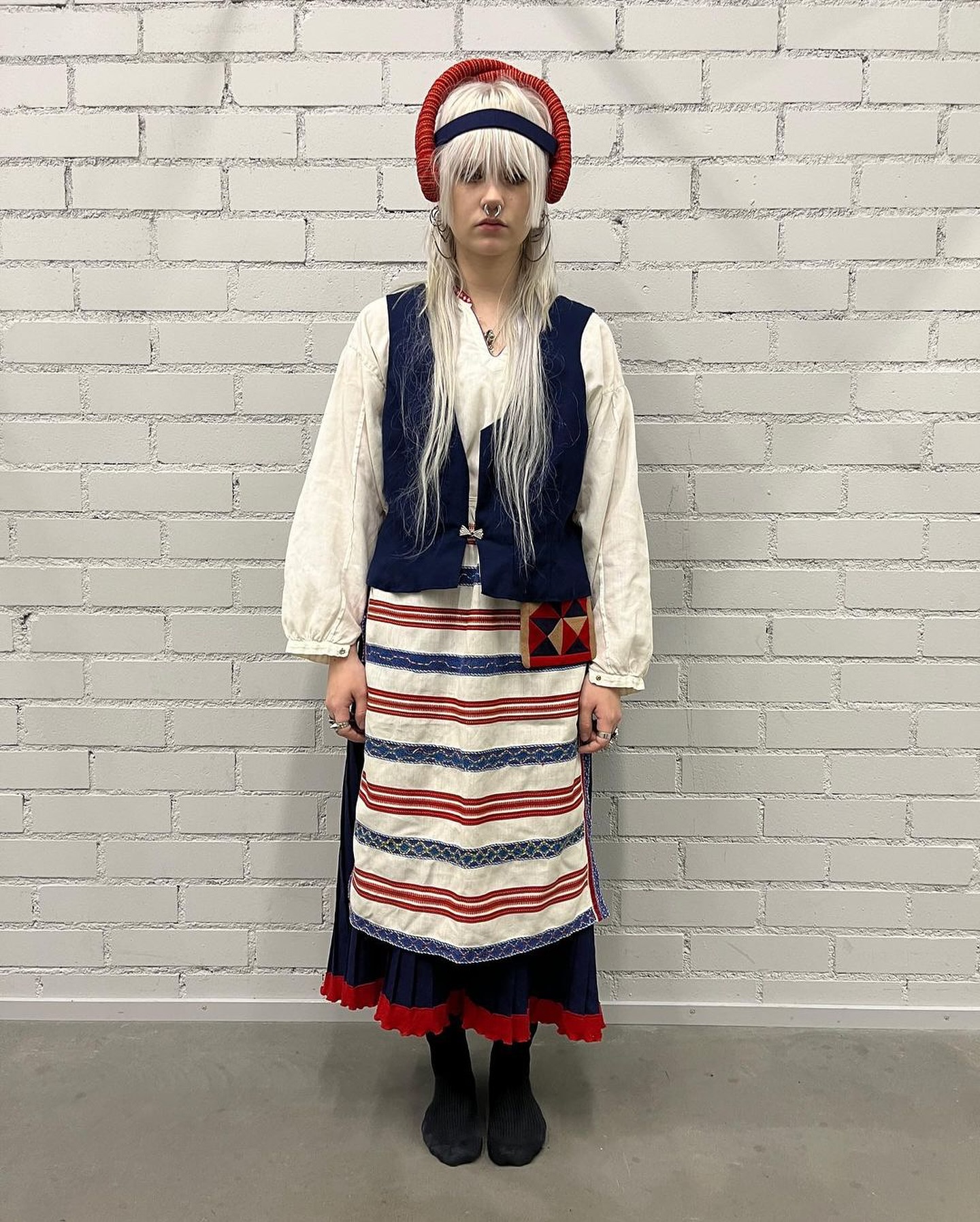 핀란드 민속의상과 애슬레저의 만남, 로리 그레이스의 재해석 — Look 4