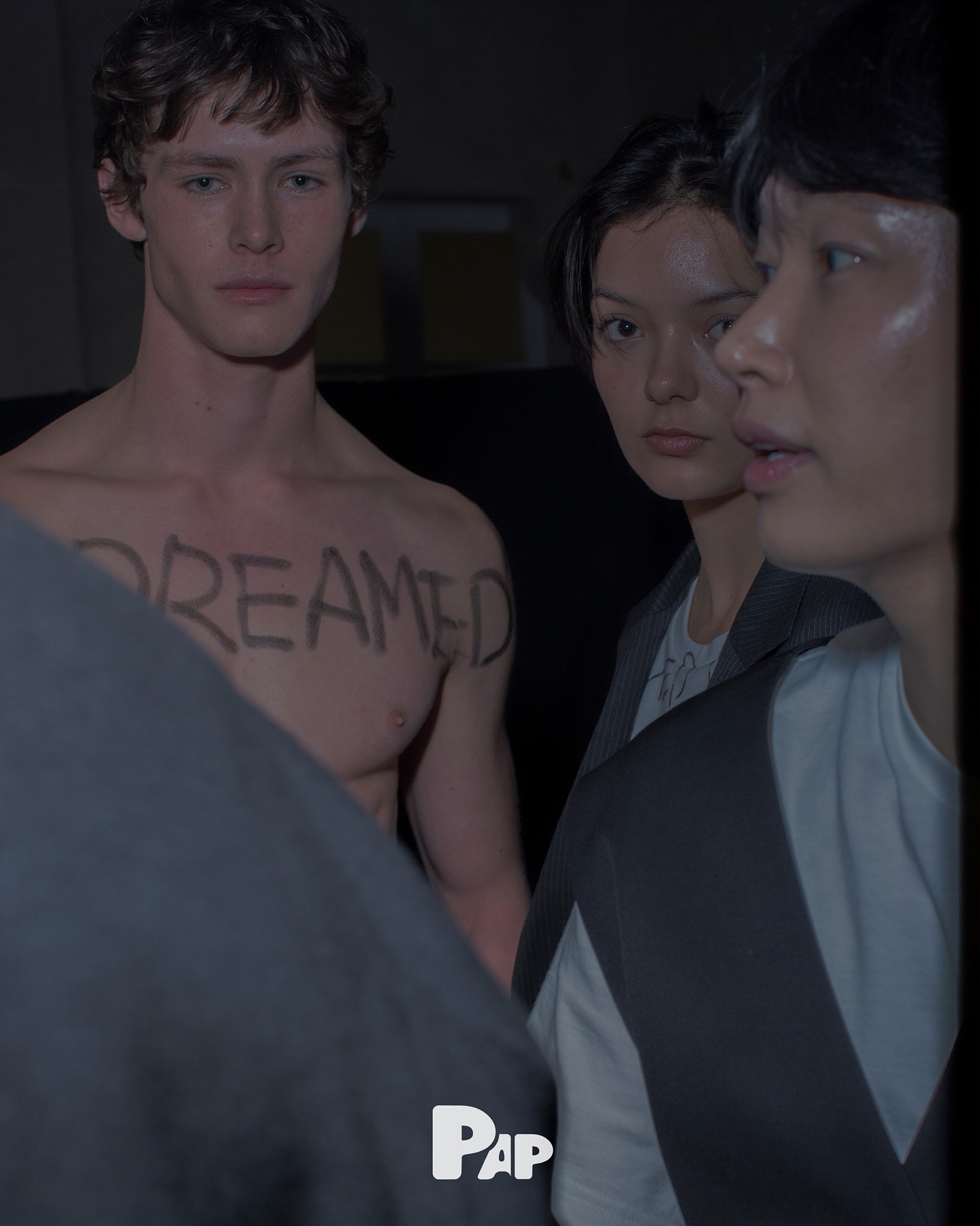 김희김, 파리에서 펼친 몽환의 무대 — Look 5