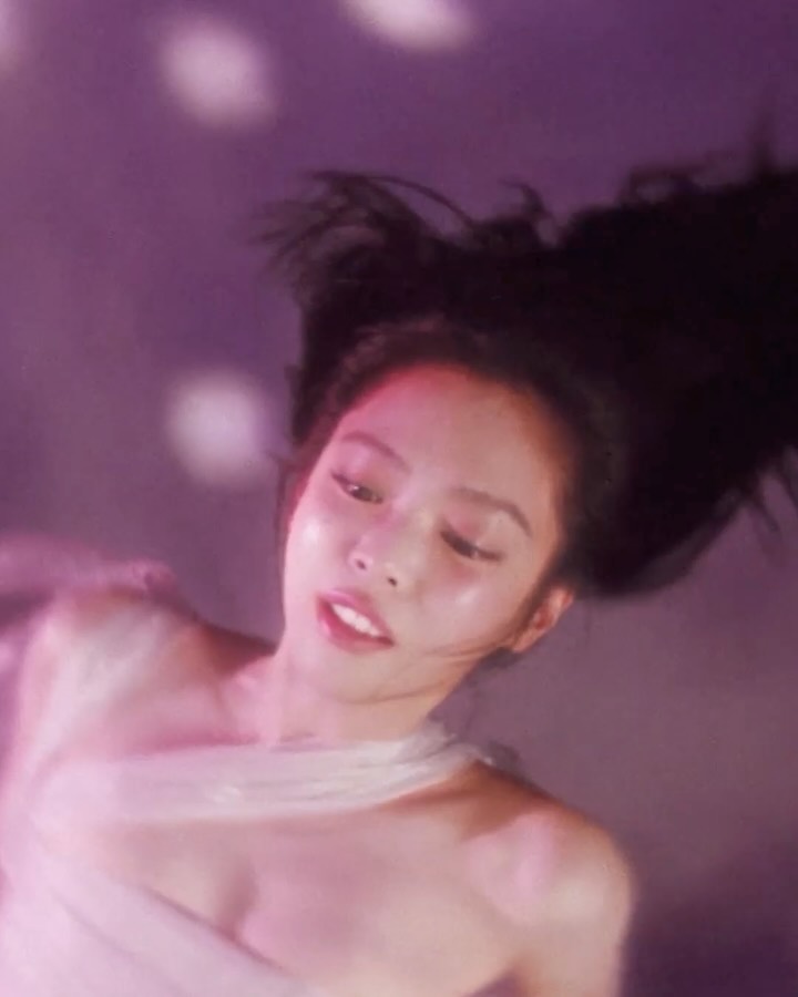 제니가 천사일 리 없잖아 — jennie, Look 2