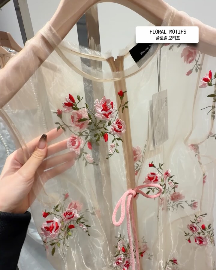 시몬 로샤, 신세계 강남점에 팝업 스토어 오픈 — Look 2