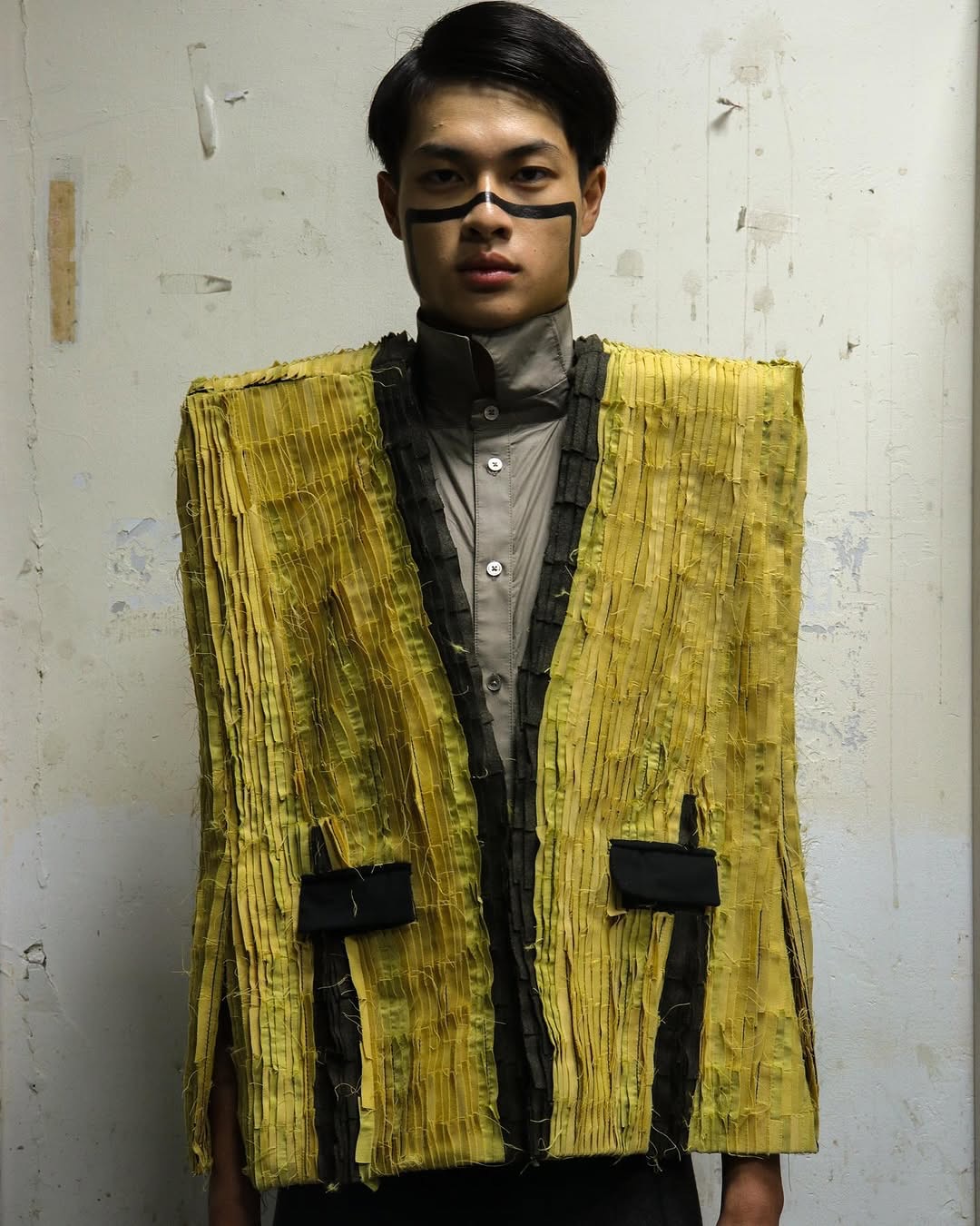 철학과 운명을 재해석한 AONSOUI의 TENET 컬렉션 — Look 4