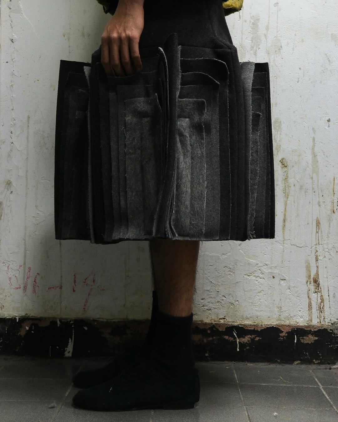 철학과 운명을 재해석한 AONSOUI의 TENET 컬렉션 — Look 7