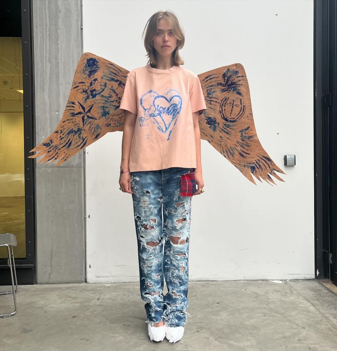거짓과 기억 사이, 루비의 혼돈스러운 시적 패션 — Look 3