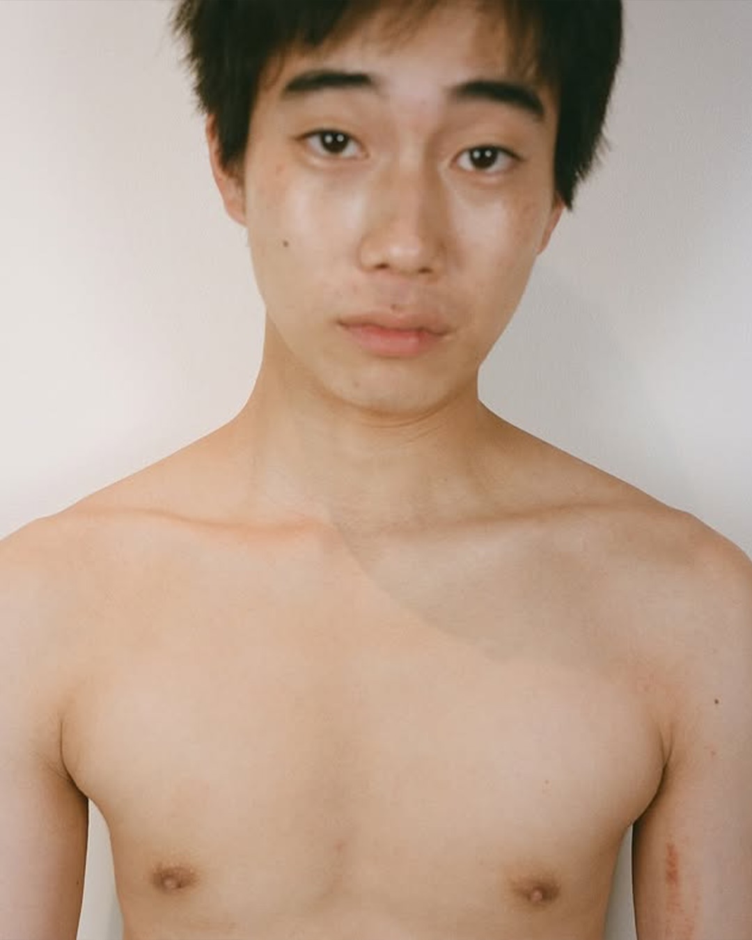 쿠도 츠카사, 남성성의 취약함을 기록하다 — Look 3