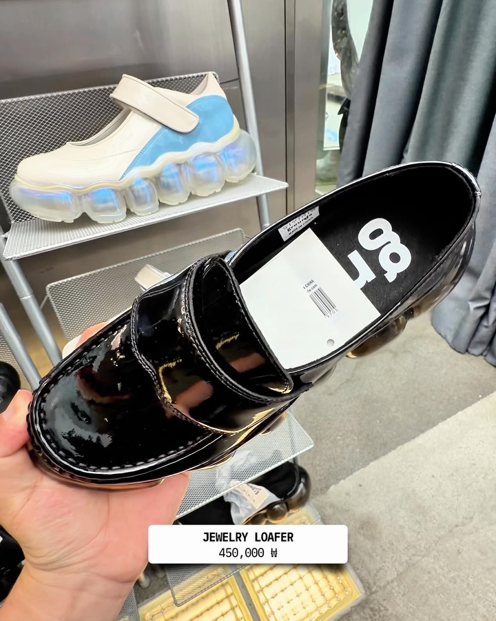 일본 풋웨어 브랜드 grounds, 세 번째 서울 팝업 오픈 — Look 3