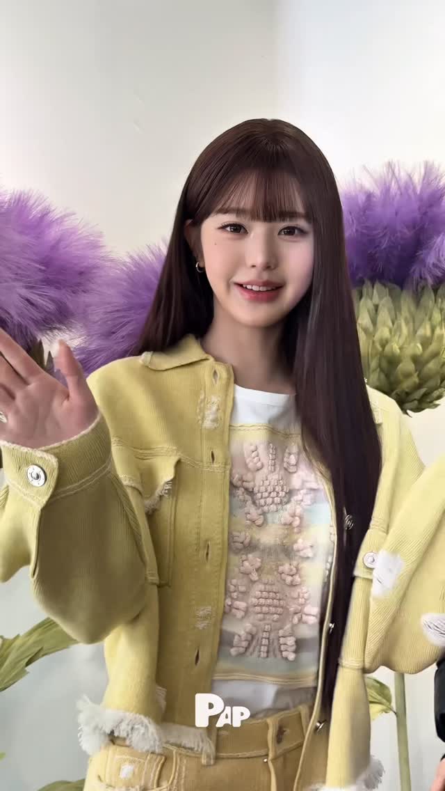 원영이 입은 배리 26SS, 체리 공주가 현실이 되다 — Cover