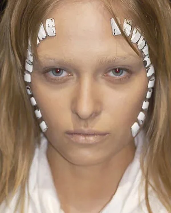 언더커버 2006 S/S, 고딕과 펑크로 재해석한 봄 — Look 2