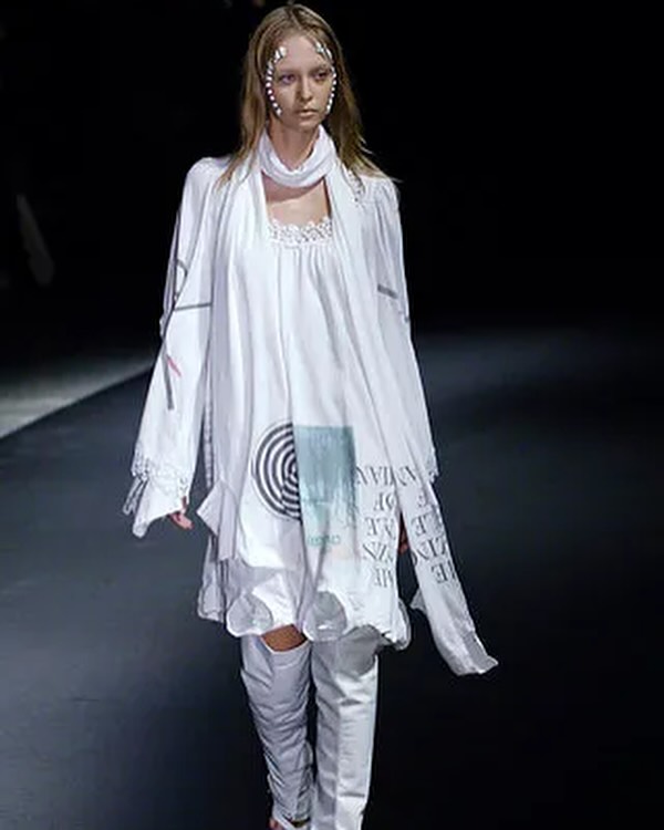 언더커버 2006 S/S, 고딕과 펑크로 재해석한 봄 — Look 3