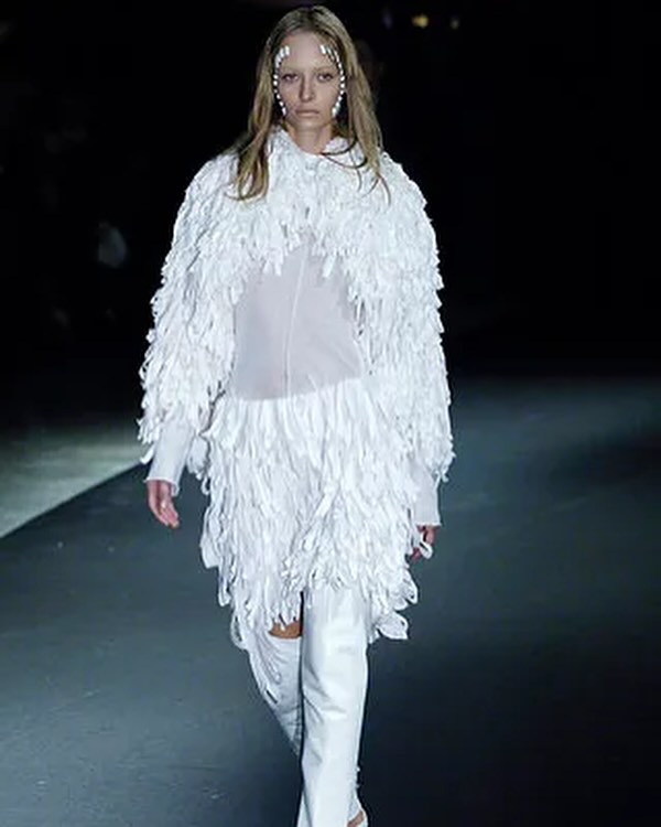언더커버 2006 S/S, 고딕과 펑크로 재해석한 봄 — Look 4