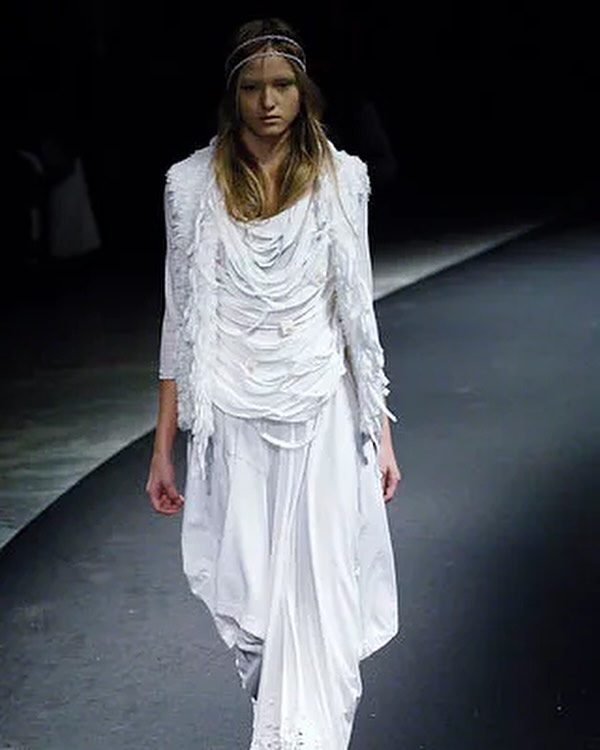 언더커버 2006 S/S, 고딕과 펑크로 재해석한 봄 — Look 5