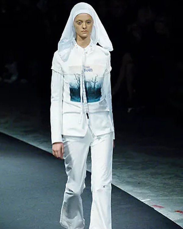 언더커버 2006 S/S, 고딕과 펑크로 재해석한 봄 — Look 6