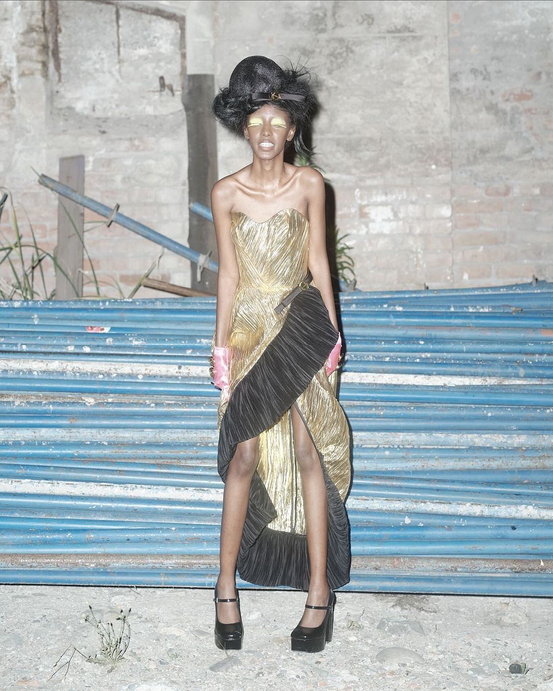 조지 케부리아, 저항의 패션으로 자유를 외치다 — Look 6