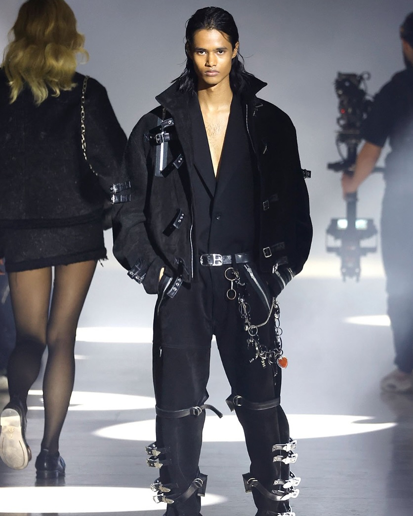 더블렛, 해체와 재구성으로 젠더 경계를 허무는 스트리트웨어 컬렉션 공개 — Look 3