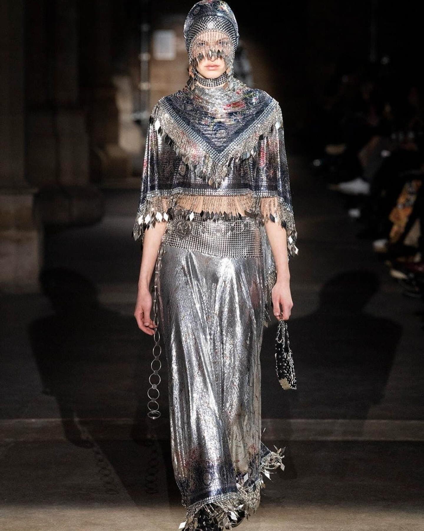 라반의 아이코닉 메탈 아이덴티티, 2020 FW 컬렉션 — Look 4