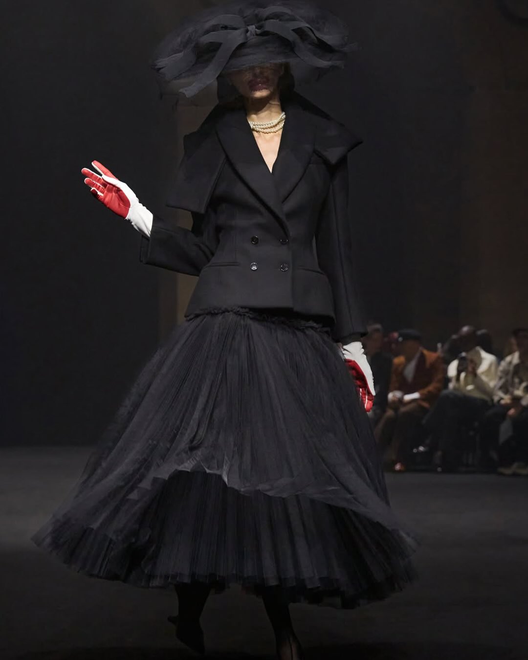 마티에르 페칼, 럭셔리의 규범을 뒤엎다 — Look 7