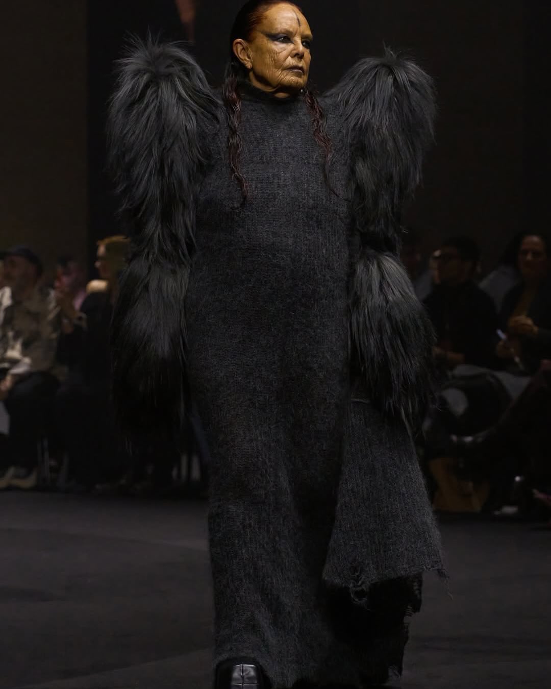 마티에르 페칼, 럭셔리의 규범을 뒤엎다 — Look 9