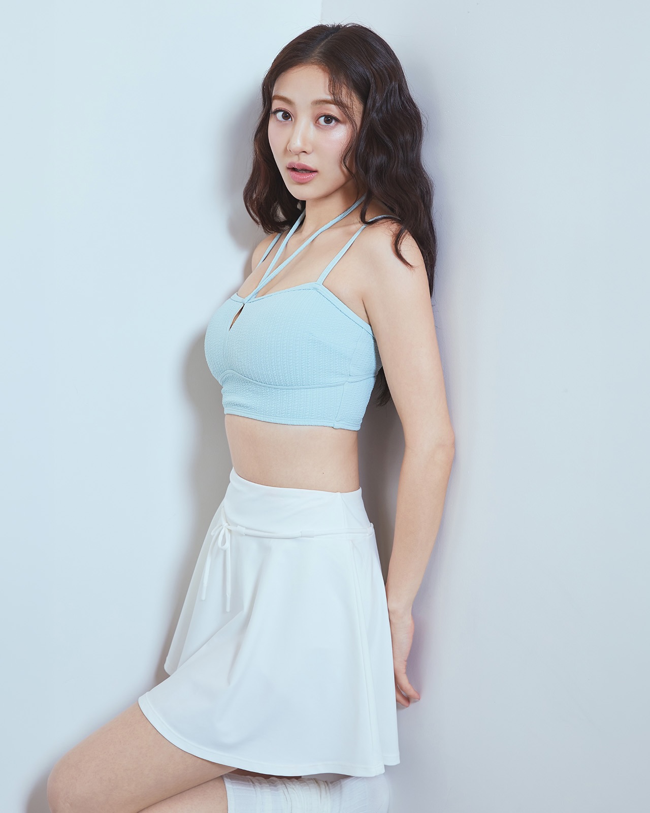 지효, 배럴의 새로운 '배럴걸'로 발탁 — Look 9